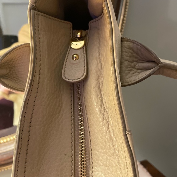 Salvatore Ferragamo Izzie Gancini Large Tote - Picture 13 of 15